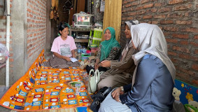 Ikatan Keluarga Dewan Berikan Santunan dan Alquran kepada Korban Banjir