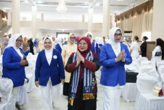 Pj. Ketua TP PKK Ibu Maidawati Samsudin Apresiasi Kontribusi DPD Iwapi