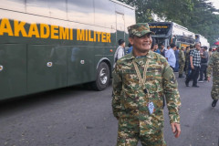 Berseragam Loreng, Ahmad Luthfi Ikuti Rangkaian Retret di Akmil Magelang