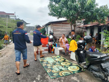 IWO Lampung Gercep Bantu Korban Banjir Di dua kecamatan