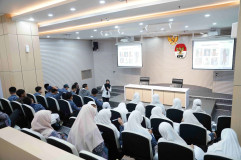 Tanamkan Integritas Sejak Dini, KPK Ajak Siswa SMPIT Al Mubarak Lawan Korupsi