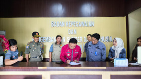 Tingkatkan Kedisiplinan ASN dan THLS di Pemkab Lambar , Wabup Mad Hasnurin Lakukan Sidak di 10 Instansi