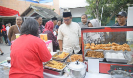 Tumbuhnya Bazar Ramadan Hidupkan Ekonomi Warga Semarang