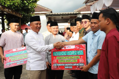 Berkomitmen Melestarikan Budaya Sekura Parosil Berikan Bantuan Kepada 34 Pekon