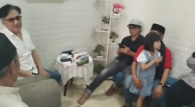 Pemred Club Lebaran Bersama 2 Anak Yatim-Piatu Korban Jalan Jelek