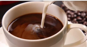 Tambahkan Tiga Bahan Ini ke Kopi Anda untuk Menurunkan Berat Badan