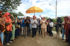 Wabup Lambar Buka Acara Pesta Budaya Sekura Cakak Buah