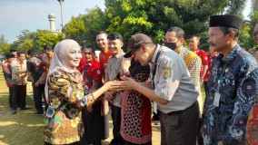Hari Pertama Masuk Kerja, Bupati Kendal Imbau Kepala OPD Berikan Sanksi ASN yang Bolos Kerja