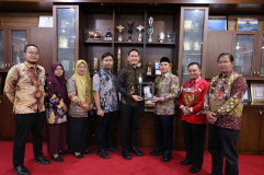 Bupati Lambar Terima Audiensi BPJS Ketenagakerjaan Bahas Peningkatan Kepesertaan Pekerja.