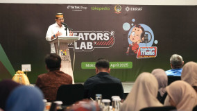 Hadiri Creators Lab: Emak-Emak Matic, Menteri Ekraf Apresiasi Pelatihan Keterampilan Digital untuk Produk Lokal