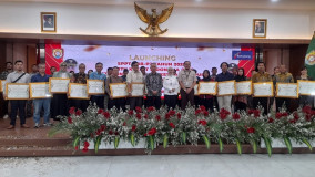 Bupati Kendal Beri Penghargaan Wajib Pajak yang Bayar Tepat Waktu