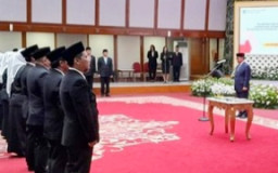 Bongkar Pasang, Gubernur Pramono Lantik 100 Pejabat Fungsional, LP2AD Sebut Banyak Jabatan Kosong di Kelurahan