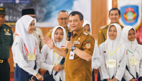 Sapa Siswa SMAN 1 Kartasura saat MPLS, Gubernur Jateng: Stop Bullying dan Tawuran