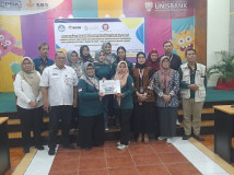Manfaatkan Hibah PKM Kemendiktisaintek, Tim Dosen Unisbank Dorong UMKM Manyaran Bisa Go Digital