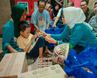 Wulan Mirza Kunjungi Bocah Penderita Gizi Buruk di Natar: “Kita Dampingi Sampai Sembuh”