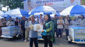 Pemkot Beri Bantuan 100 Gerobak Motor Listrik Bagi Pelaku UMKM