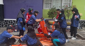 Korps Sukarela FKM Undip Gelar Simulasi Kampus Siaga Bencana