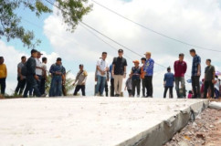 Bupati OKI Kecolongan, Cor Beton Baru Dikerjakan Sudah Belah di Cahya Maju