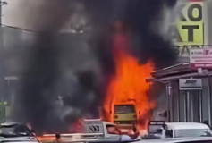 Truk Muat Solar Diduga Ilegal Terbakar di Pusat Kota Pringsewu, Sopir Kabur
