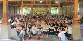 Mahasiswa FTIK USM Bangun Kekeluargaan lewat Makrab 2025