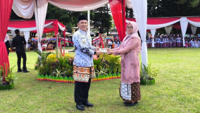 Budaya, Apresiasi, dan Pesan Moral Warnai Hari Guru Nasional 2025 di Lampung Barat
