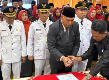 Bupati Asnawi Lantik Sejumlah Pejabat Administrasi dan Pengawas