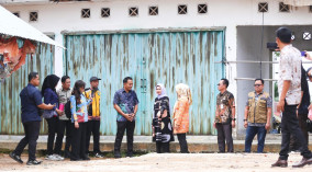 Bupati Nanda Pastikan Perbaikan Ambruknya Pasar Trikora Negerikaton Bisa Cepat