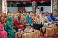 Seminar ‘Women In Charge’: Purnama Wulan Sari Ajak Perempuan Lampung Memimpin dengan Hati dan Berkarya dengan Aksi