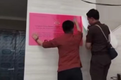 Rumah dan Motor HD Mantan Bupati Disita Kejati Lampung