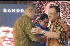 Firli Bahuri Luncurkan Biografi: “Anak Dusun Menjaring Impian”