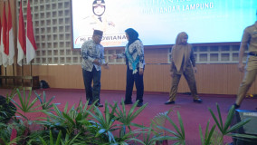 Kado Istimewa Menjelang Tutup Tahun Eva Dwiana Dikukuhkan Sebagai Bunda Guru di Peringatan HUT PGRI ke-80