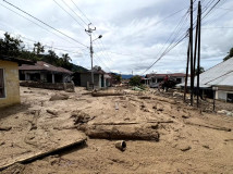 Tinjau Longsor Susulan di Pasa Maninjau, Bupati Agam: Lakukan Yang Bisa Dilakukan
