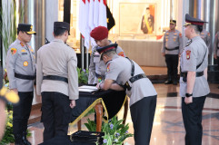 Awali Tahun 2026, Kapolda Metro Jaya Lantik Kenaikan Pangkat Jajarannya