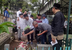 PWI Jateng Awali Rangkaian HPN 2026 dengan Ziarah ke Makam Soeharjono KO