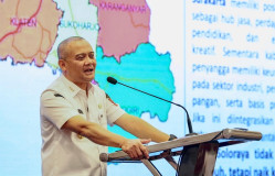 Tangani Tanah Gerak di Tegal, Gubernur Luthfi Salurkan Bantuan Rp 210 Juta