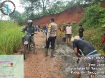 Evakuasi Material Longsor di Sinar Jawa, Kakon: Gotong Royong Merupakan Kewajiban Moral