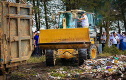Dari Pantai Jodo, Luthfi-Yasin Pimpin Gerakan Jateng ASRI secara Serentak di 35 Daerah