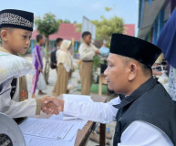 Ramadan Penuh Makna, Siswa Muhammadiyah Mulya Asri Praktik Langsung Bayar Zakat Fitrah