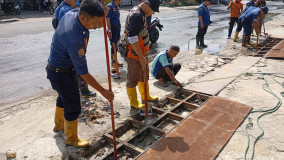 Limbah Sisa Makanan Bebek Belur Dan Mbok Wito Hambat Drainase