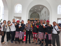 Puluhan Pemuda Lintas Agama Jaga Kenyamanan Salat Idulfitri di Bandarlampung