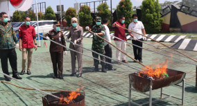 Inkracht, Kejari Pesawaran Musnahkan Barbuk Perkara Tindak Pidana