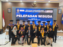 Sekolah Pascasarjana Undip Lepas 32 Wisudawan pada Prosesi Ke-182
