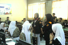 Himalika FTIK USM Bekali Siswa SMA & SMK di Semarang Jurus Public Speaking & Branding
