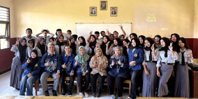 Asah Ide Bisnis, Tim PkM USM Gembleng Siswa SMKN 1 Bawen Lewat Pelatihan BMC