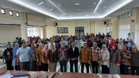 Siap Go Global, 210 Mahasiswa USM Ditempa Strategi Kepemimpinan Dr Erialdi Syahrial