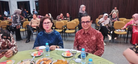 Mirza Minta Rektor UGM dan Wamen Komdigi  Jangan Pulang Dulu Sebelum Nyeruit