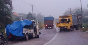 Gran Max dan Truk Adu Kambing Sopir Wanita Tewas