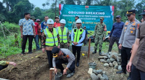 Wakapolres Tanggamus Hadiri Ground Breaking Jembatan Garuda Tahap V dan VI di Gunung Alip