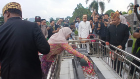 Peringati Hari Jadi Kota Bandarlampung, Eva Dwiana Pimpin Ziarah ke Taman Makam Pahlawan