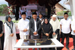 Bupati Elfianah Resmikan IPC Islamic Boarding School di Desa Margo Bhakti